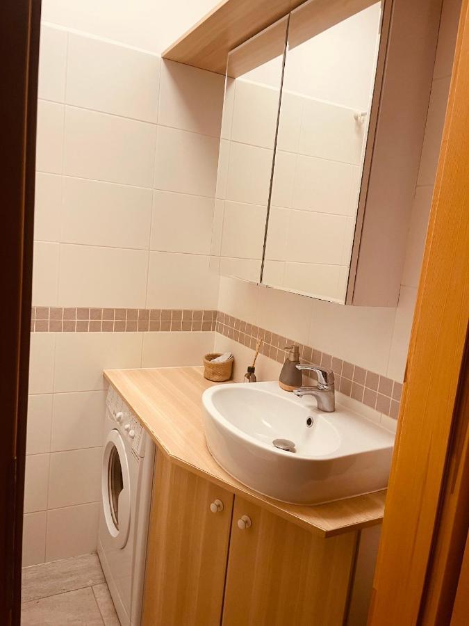 Luxury 4-Bedroom Apartment In Centre - Self-Check In & Fast Wifi Varsovie Extérieur photo