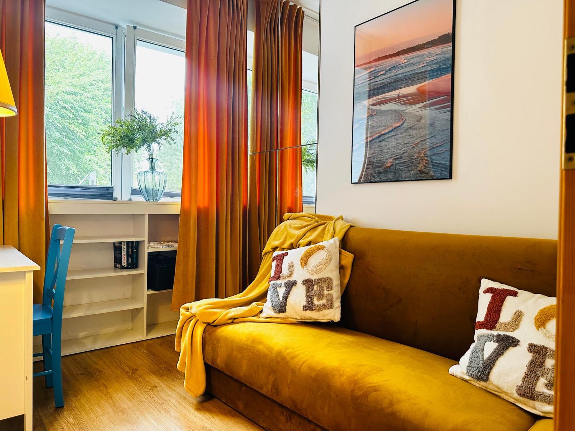 Luxury 4-Bedroom Apartment In Centre - Self-Check In & Fast Wifi Varsovie Extérieur photo